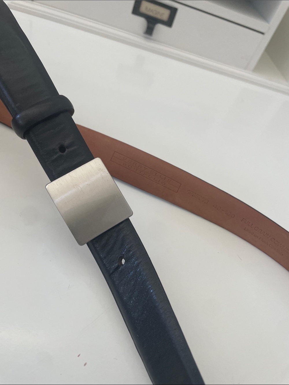 Perry Ellis Portfolio Black Cowhide Leather Belt w/Brushed Square Buckle. 39”